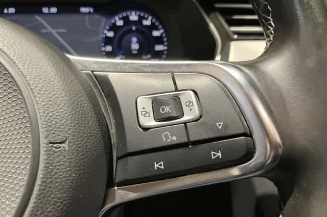 Volkswagen Passat (2017) thumbnail 23