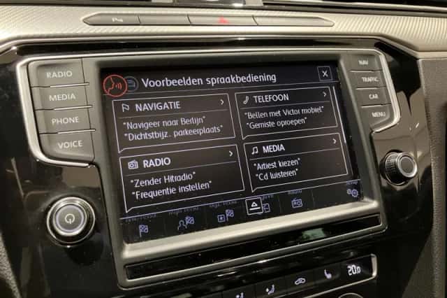 Volkswagen Passat (2017) thumbnail 33