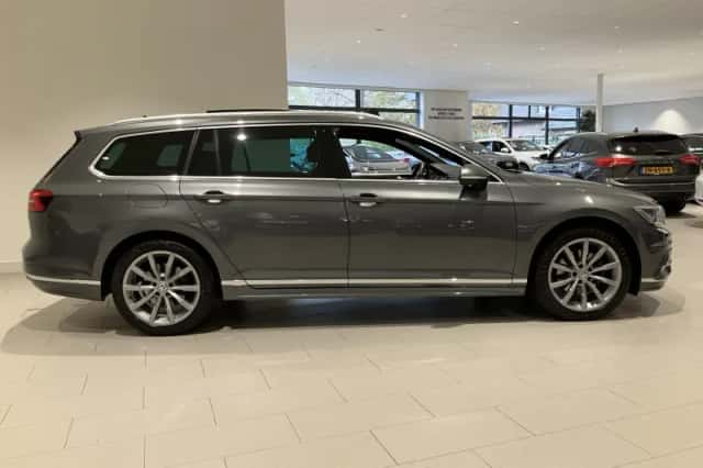 Volkswagen Passat (2017) thumbnail 10
