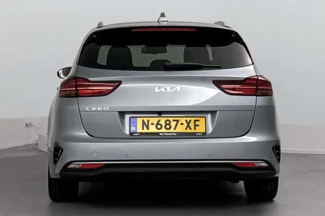 Kia Ceed Sportswagon (2022) thumbnail 3