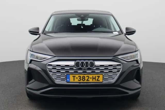 Audi Q8 e-tron (2023) thumbnail 2
