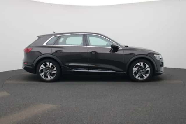 Audi Q8 e-tron (2023) thumbnail 6