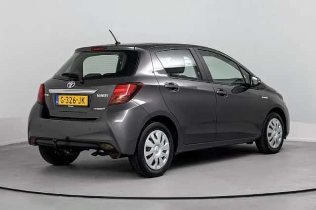 Toyota Yaris (2016) thumbnail 4