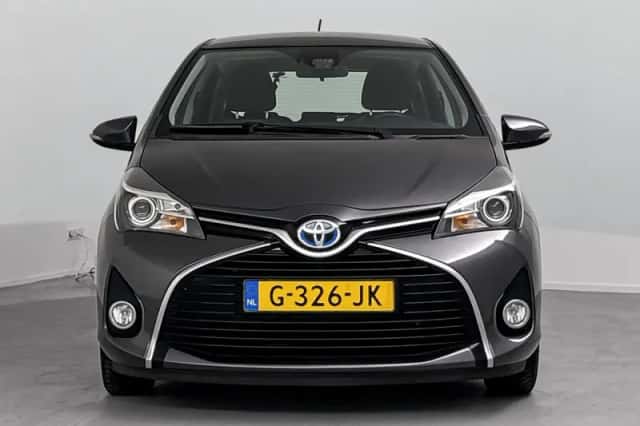 Toyota Yaris (2016) thumbnail 5