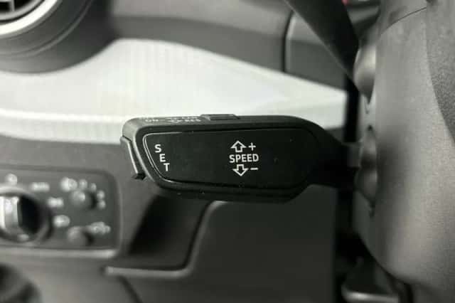 Audi Q2 (2017) thumbnail 6
