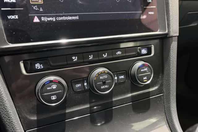 Volkswagen Golf (2018) thumbnail 26