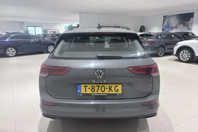 Volkswagen Golf (2023) thumbnail 4
