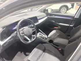 Volkswagen Golf (2023) thumbnail 10
