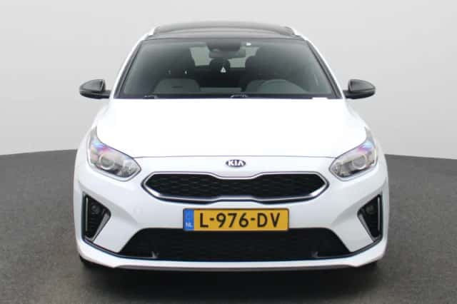 Kia Ceed (2021) thumbnail 3