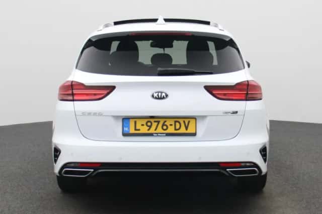 Kia Ceed (2021) thumbnail 5