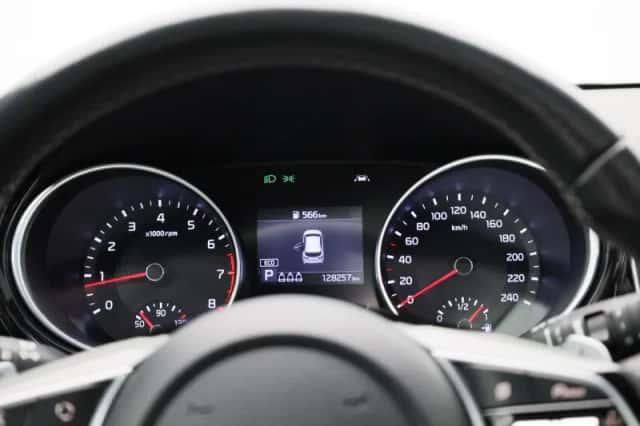 Kia Ceed (2021) thumbnail 8
