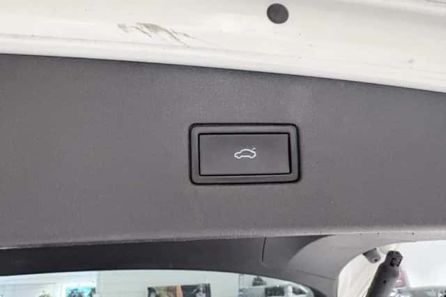 Volkswagen Tiguan (2021) thumbnail 6