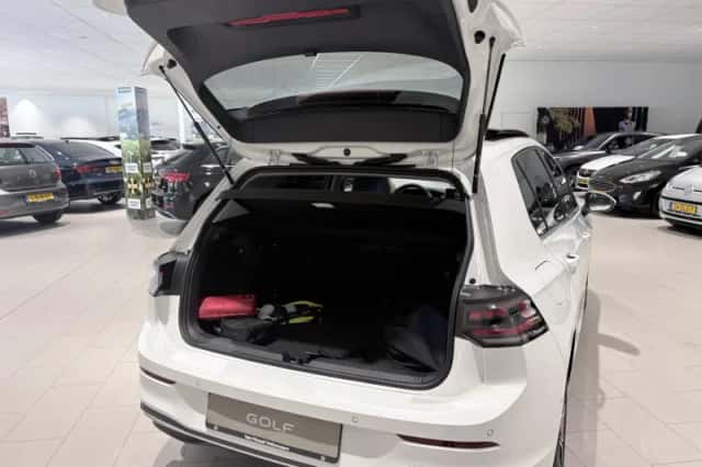 Volkswagen Golf (2026) thumbnail 5