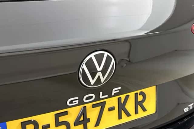 Volkswagen Golf (2022) thumbnail 5