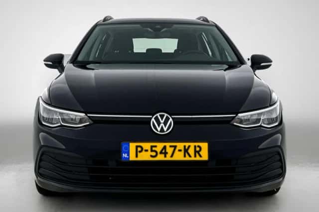 Volkswagen Golf (2022) thumbnail 5