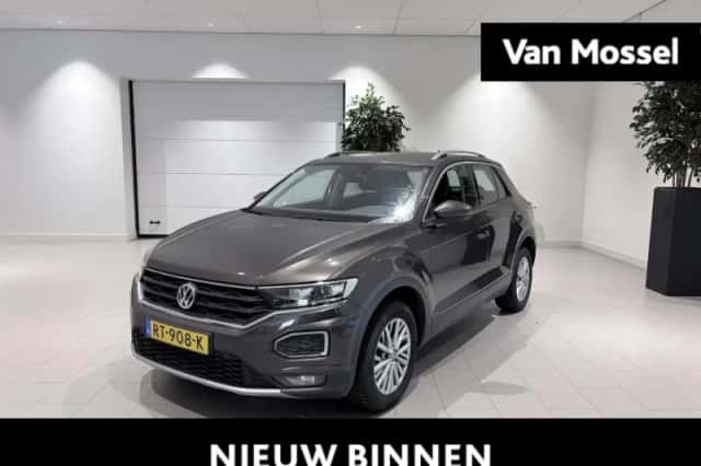 Volkswagen T-Roc (2018) thumbnail 1