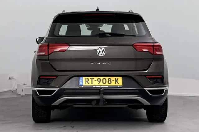 Volkswagen T-Roc (2018) thumbnail 3