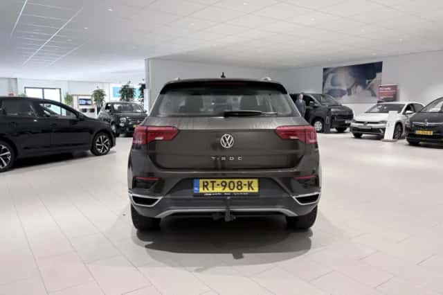 Volkswagen T-Roc (2018) thumbnail 4