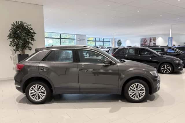 Volkswagen T-Roc (2018) thumbnail 5
