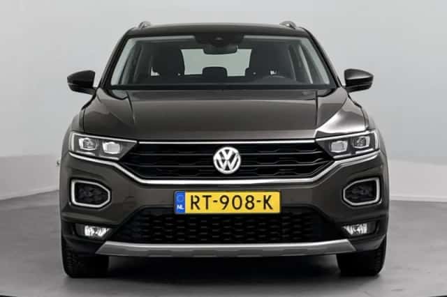 Volkswagen T-Roc (2018) thumbnail 5