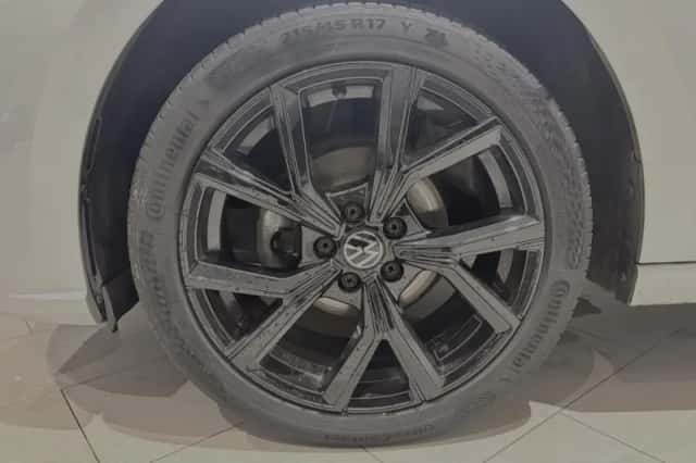 Volkswagen Polo (2023) thumbnail 2