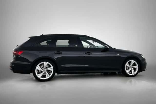 Audi A4 (2022) thumbnail 4
