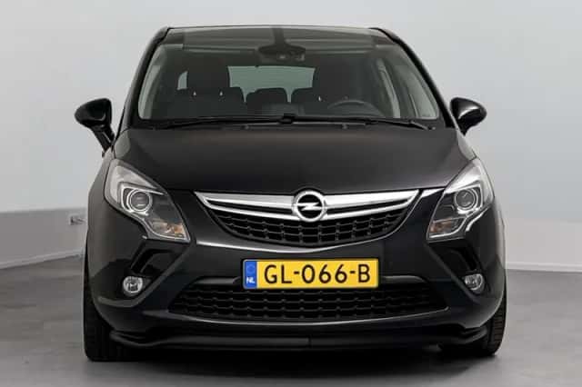 Opel Zafira Tourer (2015) thumbnail 5