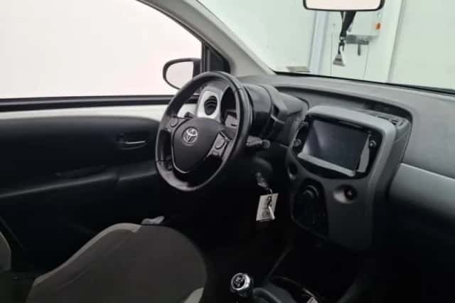 Toyota Aygo (2021) thumbnail 3