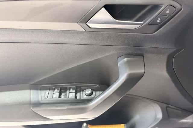 Volkswagen T-Roc (2018) thumbnail 12