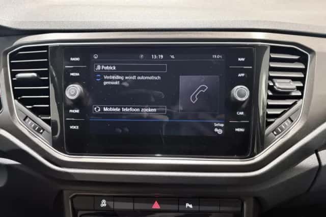 Volkswagen T-Roc (2018) thumbnail 20
