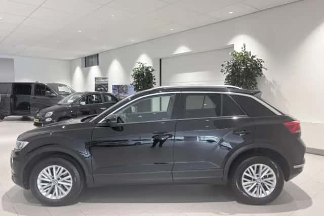 Volkswagen T-Roc (2018) thumbnail 3