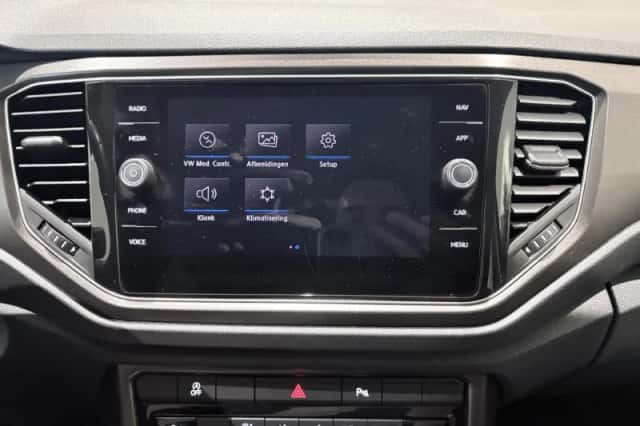 Volkswagen T-Roc (2018) thumbnail 22