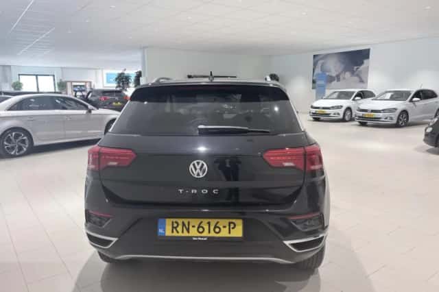 Volkswagen T-Roc (2018) thumbnail 4