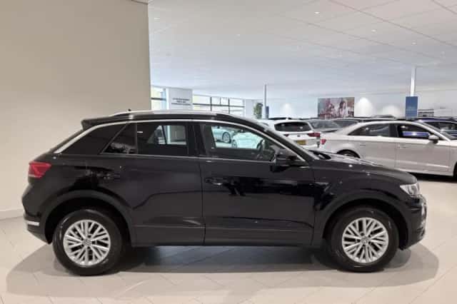 Volkswagen T-Roc (2018) thumbnail 6
