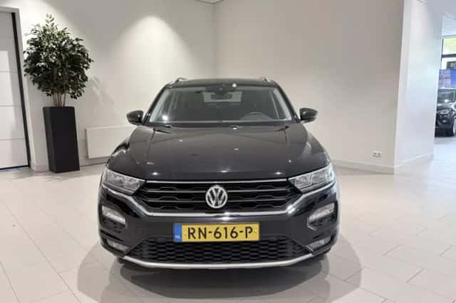 Volkswagen T-Roc (2018) thumbnail 8