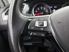 Volkswagen Tiguan (2021) thumbnail 6