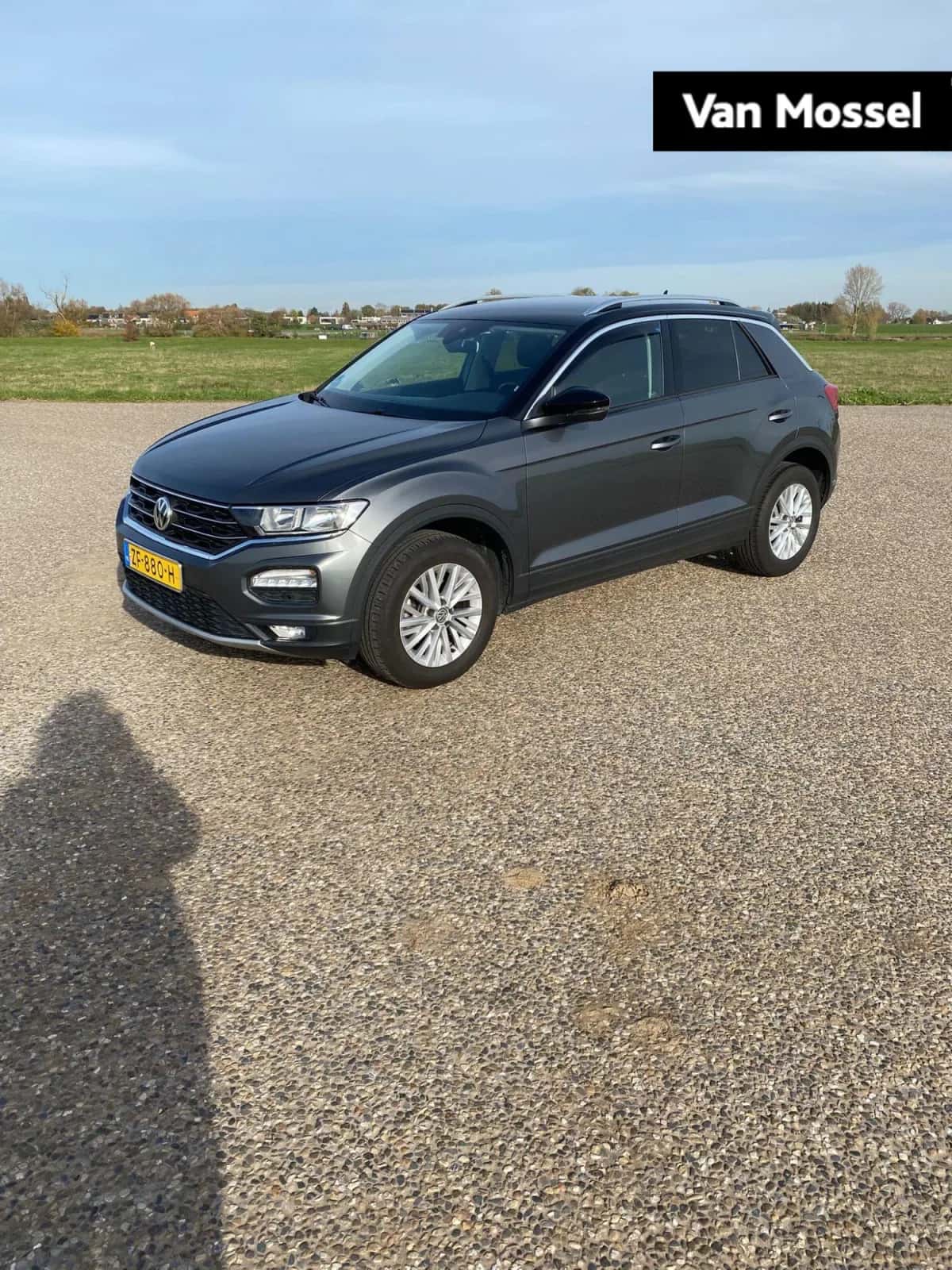 Volkswagen T-Roc (2019) — foto 1