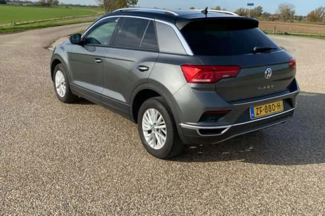 Volkswagen T-Roc (2019) thumbnail 4
