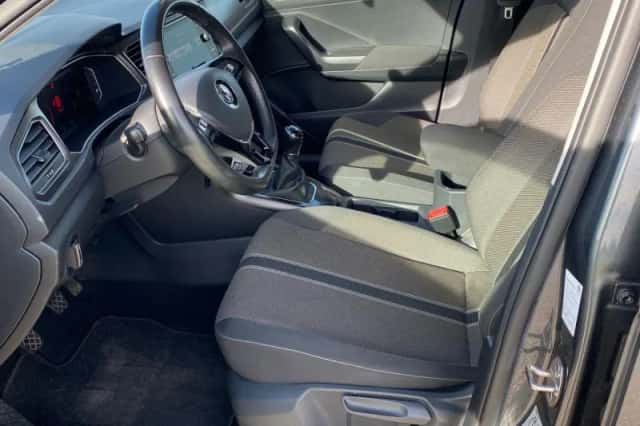 Volkswagen T-Roc (2019) thumbnail 5