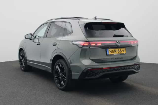 Volkswagen Tiguan (2025) thumbnail 2