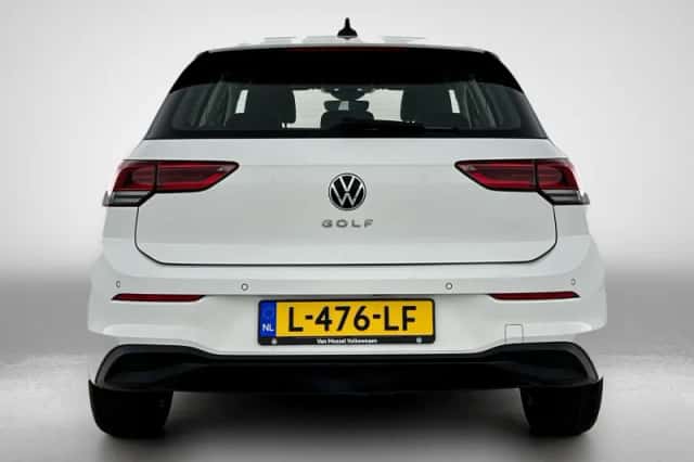 Volkswagen Golf (2021) thumbnail 3