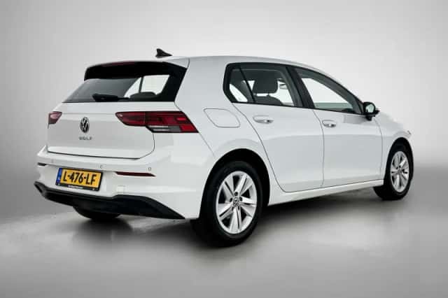 Volkswagen Golf (2021) thumbnail 4