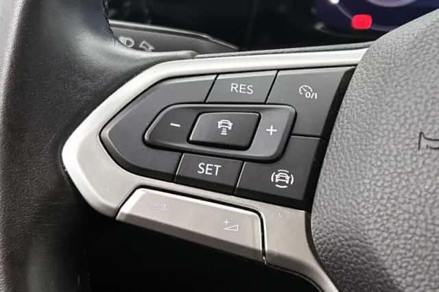 Volkswagen Golf (2021) thumbnail 6