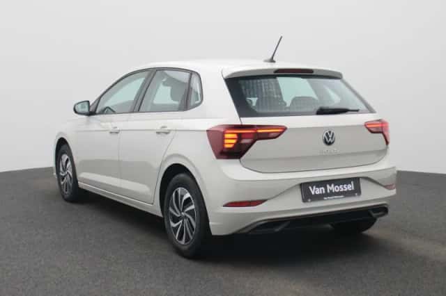 Volkswagen Polo (2024) thumbnail 2