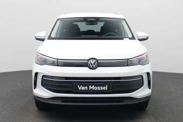 Volkswagen Tiguan (2025) thumbnail 3