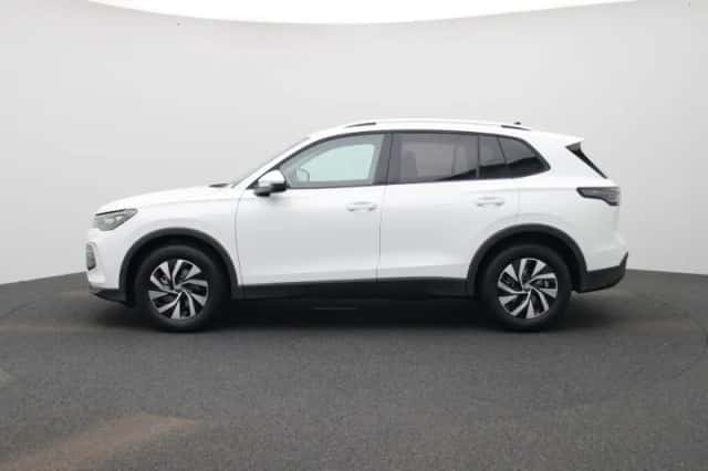 Volkswagen Tiguan (2025) thumbnail 4