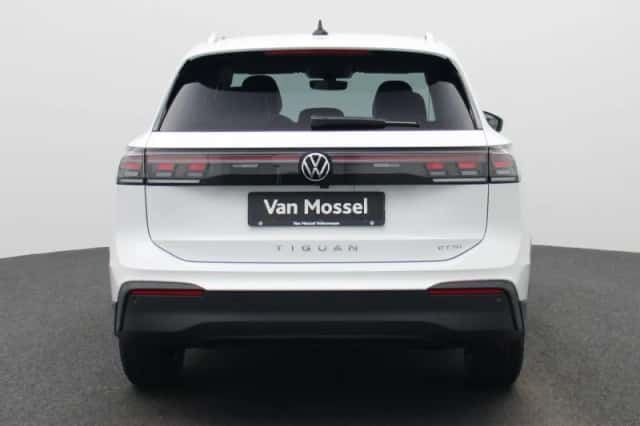 Volkswagen Tiguan (2025) thumbnail 5