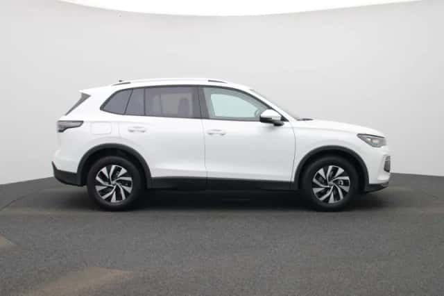 Volkswagen Tiguan (2025) thumbnail 6
