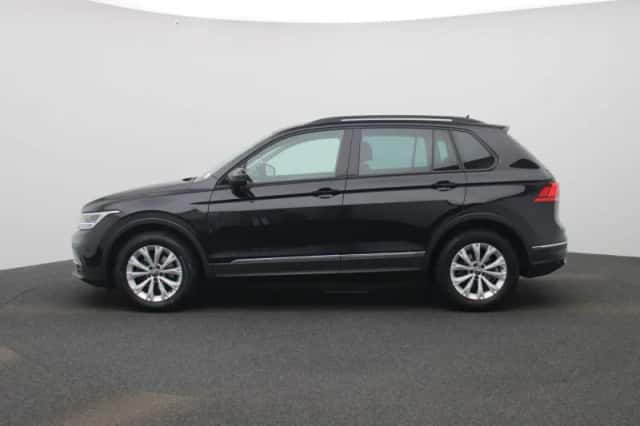 Volkswagen Tiguan (2021) thumbnail 4