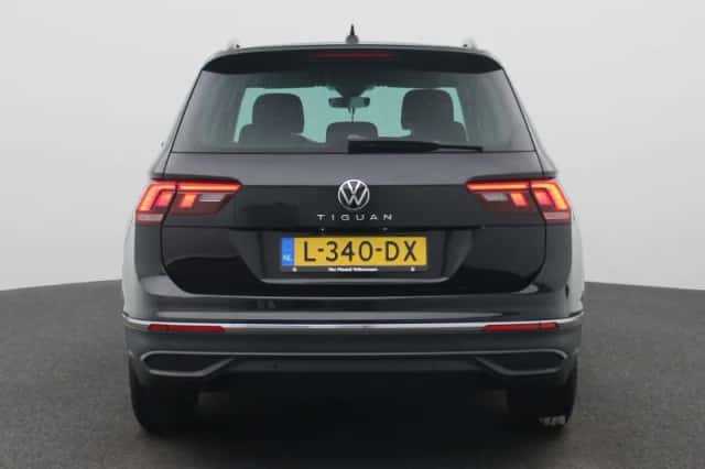 Volkswagen Tiguan (2021) thumbnail 5